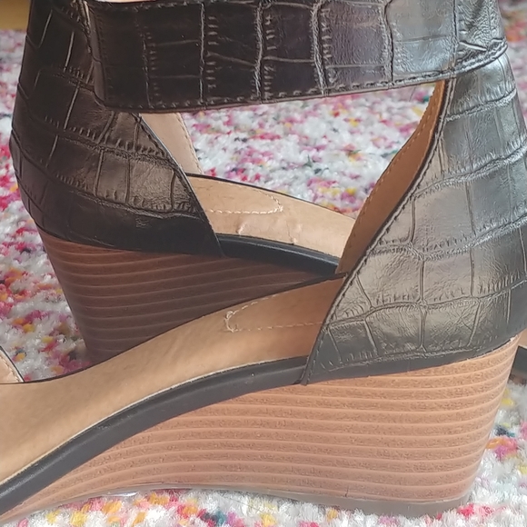 NEW-No Box 😎 Ankle Strap Wedge Sandals - Picture 6 of 9